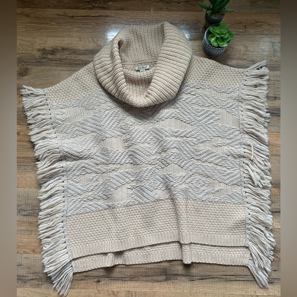 Lucky Brand Knit Sweater Poncho Size-CS - Picture 2 of 12